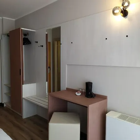 New Garden Hotell 2*