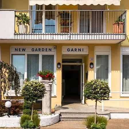 Готель New Garden